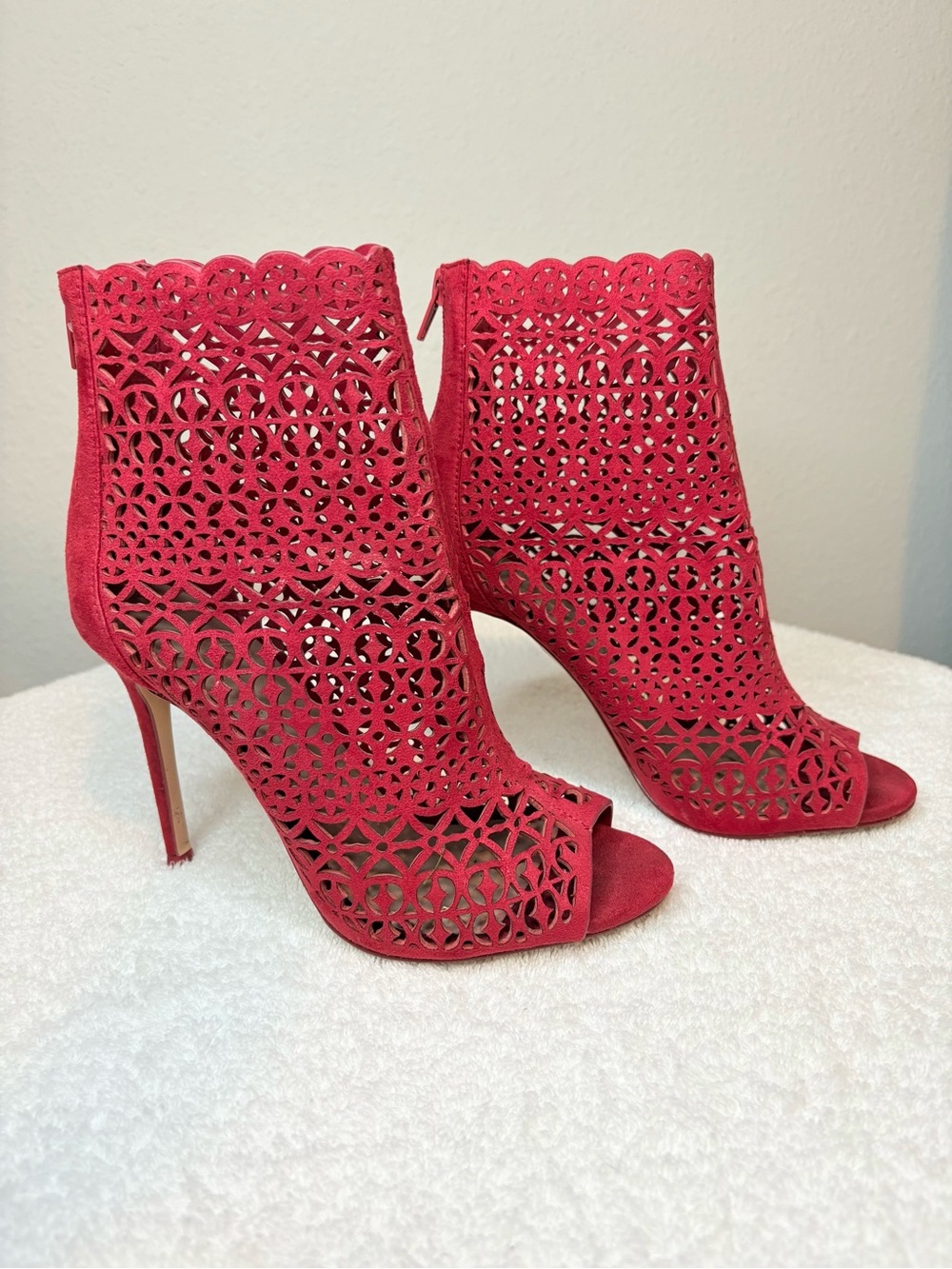ALDO Red Peep-Toe Stiletto Booties Heels with Matching Clutch/Shoulder purse - Picture 6 of 7